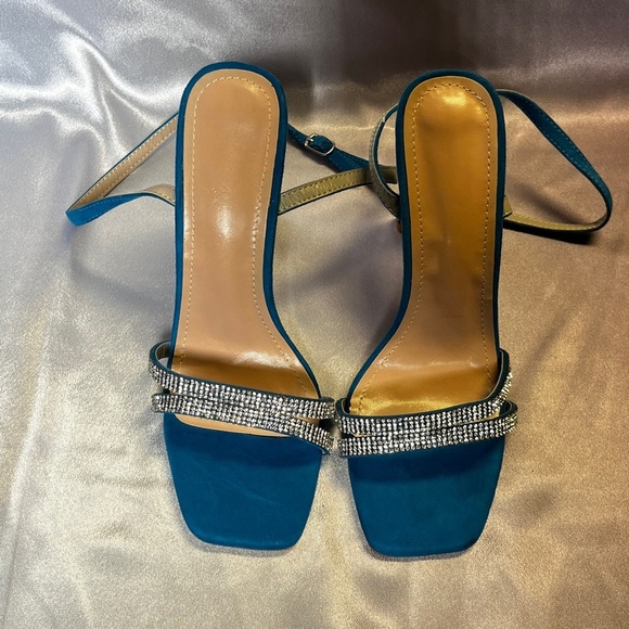 Elegant Blue Strappy Heels with Rhinestone Accents - Picture 4 of 5